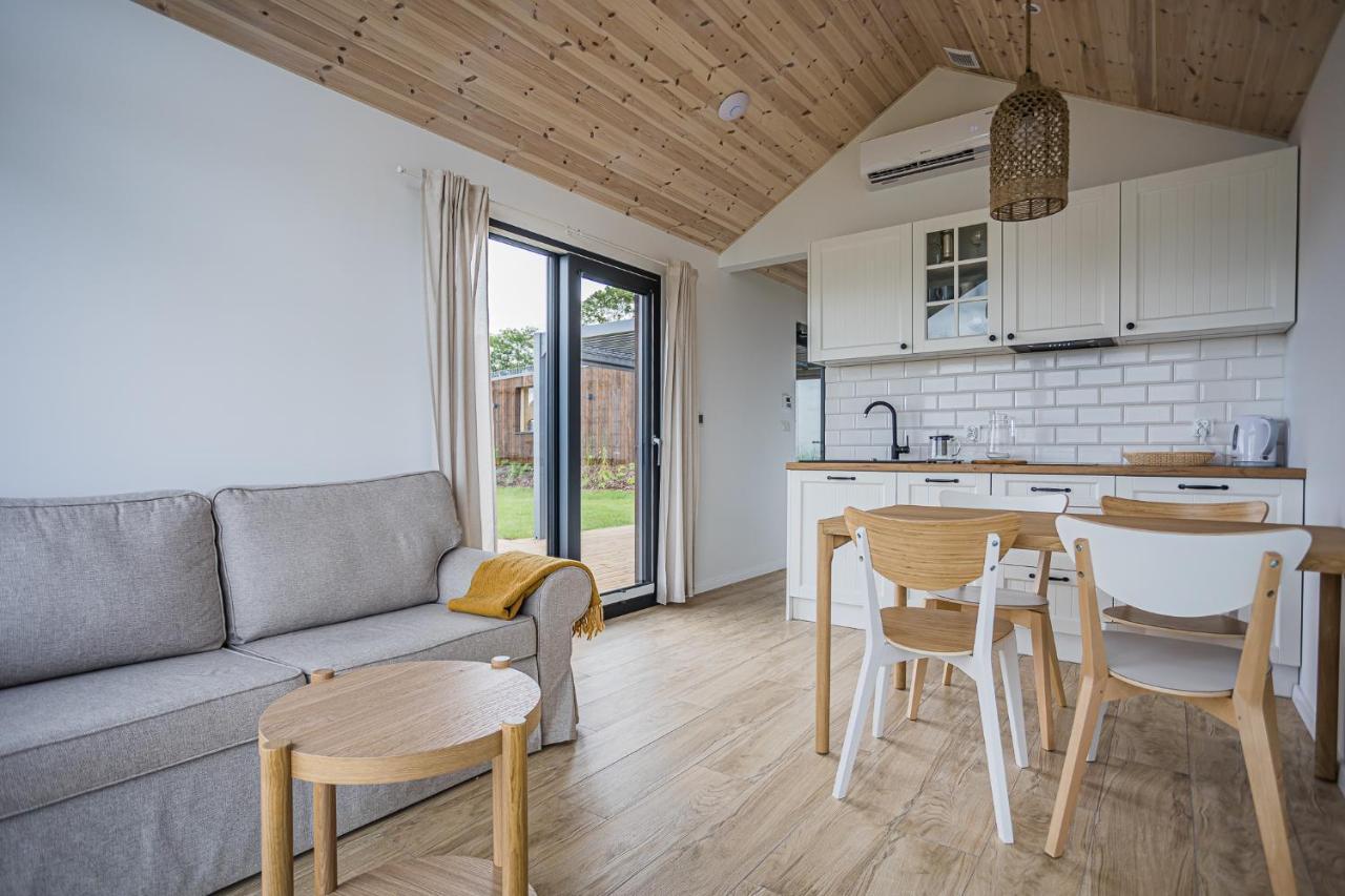 Nowe Domki Deluxe Z Widokiem Na Zatoke Z Basenem I Sauna Oslonino Exterior foto