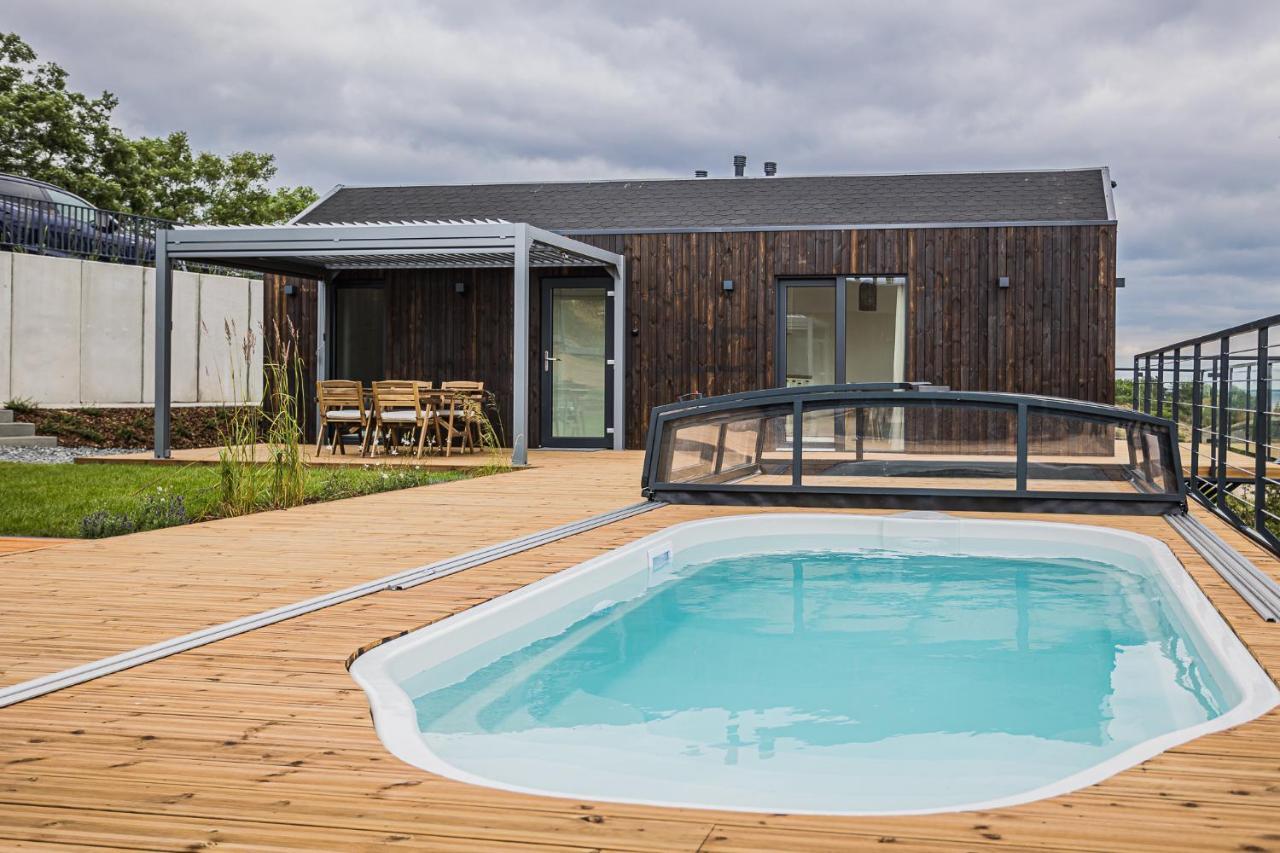 Nowe Domki Deluxe Z Widokiem Na Zatoke Z Basenem I Sauna Oslonino Exterior foto