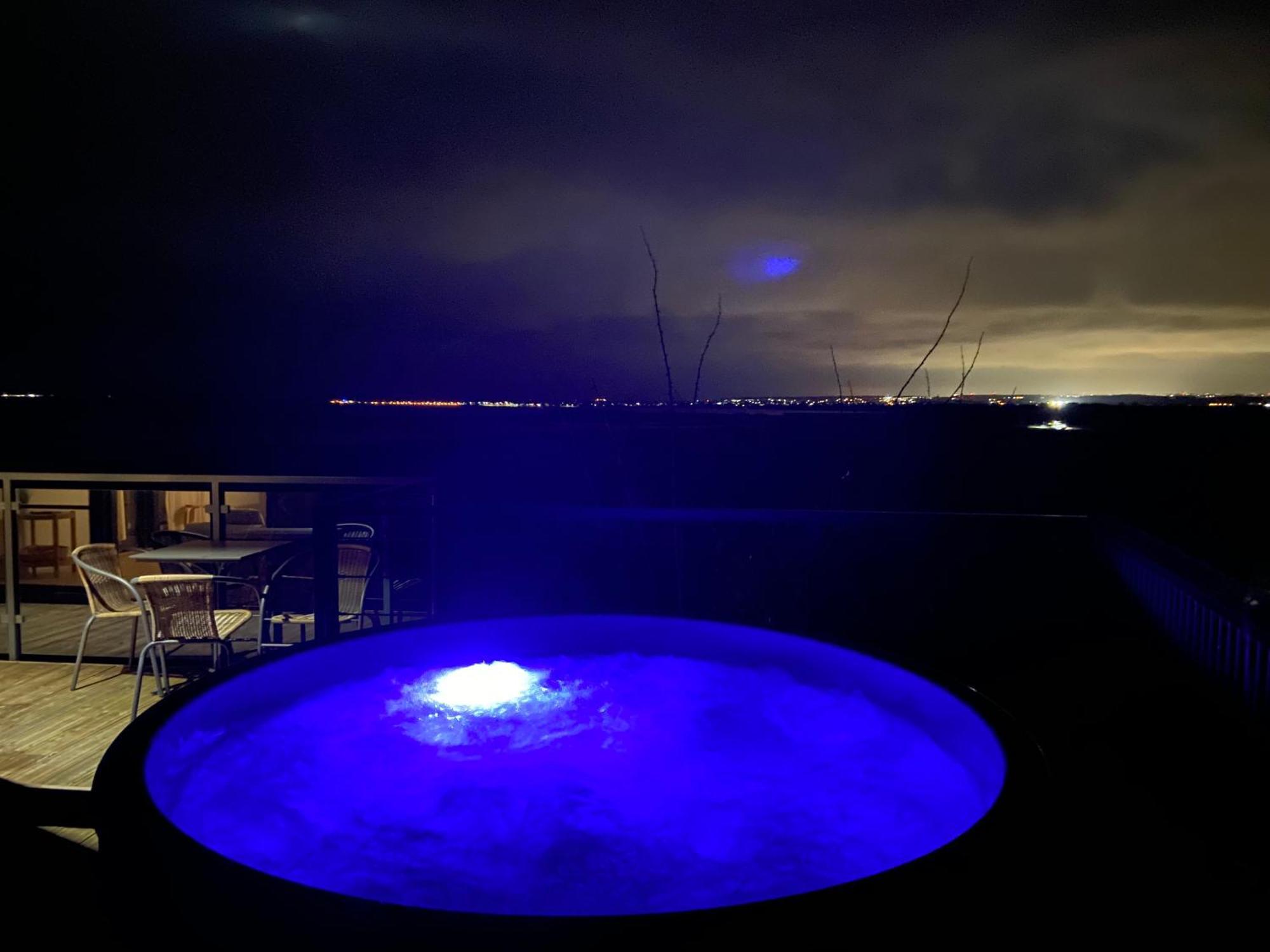 Nowe Domki Deluxe Z Widokiem Na Zatoke Z Basenem I Sauna Oslonino Exterior foto